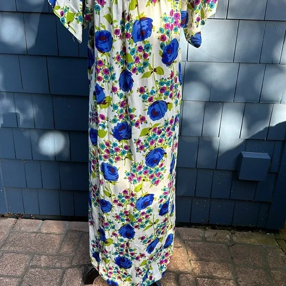 💙🩵💚Vintage, gorgeous floral, handmade caftan dress maxi mumu white blue - Picture 9 of 11